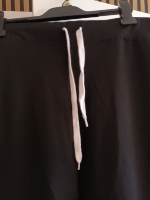 Spodnie dresowe z lampasem