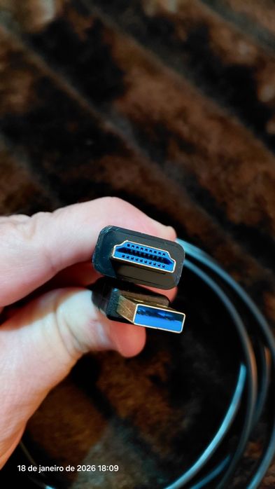 Cabo USB / HDMI novo
