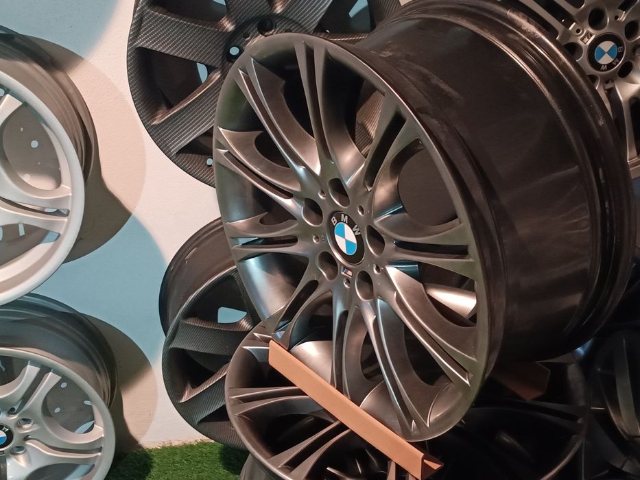 Jantes 18 bmw style 135 pack M original
Pintura policromio sombreado.