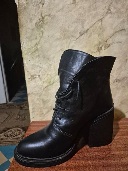 Продам шкіряні ботинки-сапожки