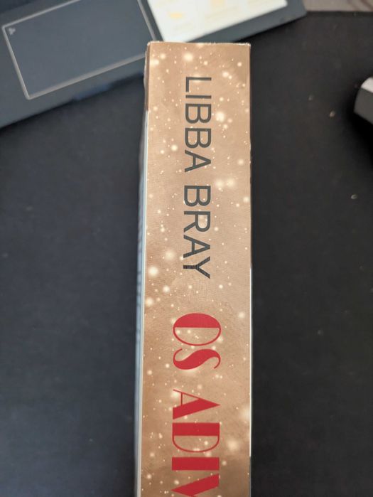Os Adivinhos, Libba Bray