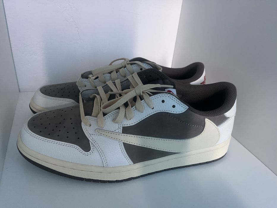 Jordan 1 low traviss scott reverse mocha
