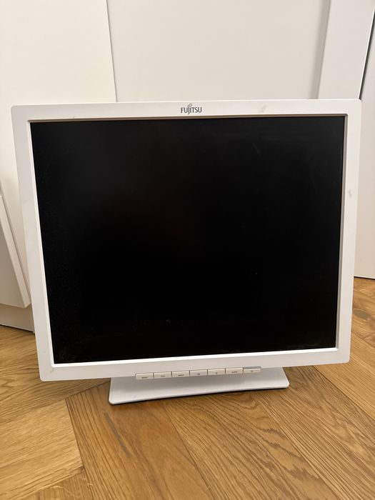 Monitor 19"  Fujitsu DY19-7