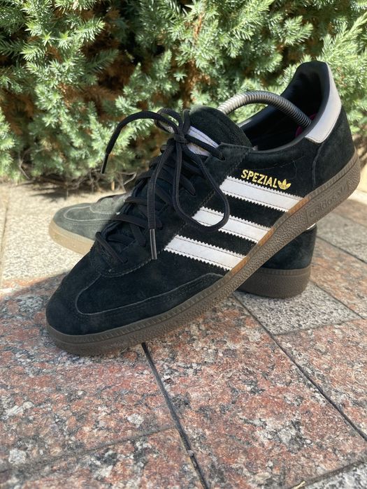 Продам оригінальні кросівки adidas spezial 43
