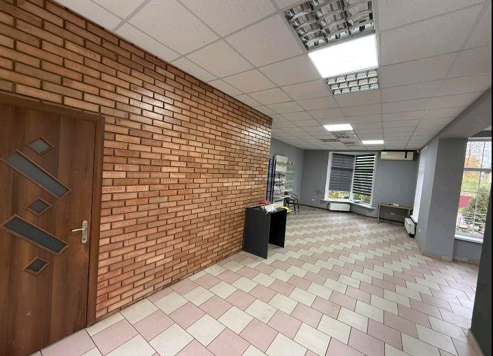 Продається нежитлове приміщення с.Крихівці