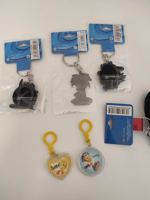 Breloczki looney tunes zestaw bajkowe kolekcjonerskie ozdobne