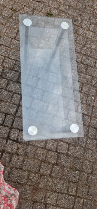 Stolik szklany pod telewizor