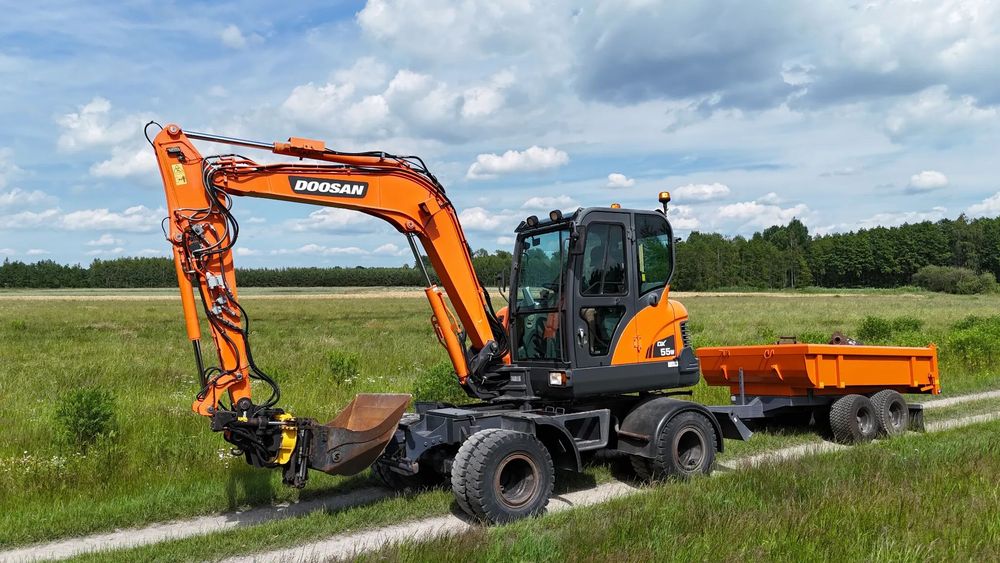 Doosan Dx 55  DOOSAN DX55 kołowa | 2015 ROK | Engcon | 3 Łyżki | Przyczepa tandem