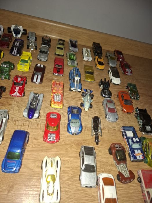 samochodziki hot wheels
