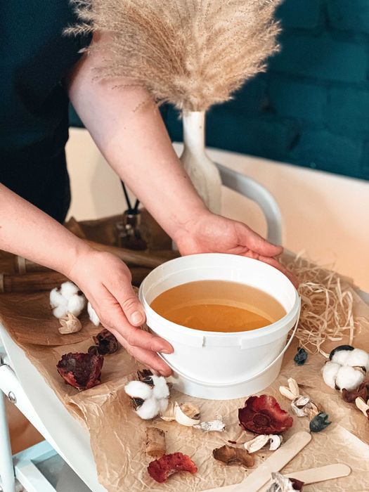 Depilacja pastą cukrową i woskiem dla kobiet i mężczyzn