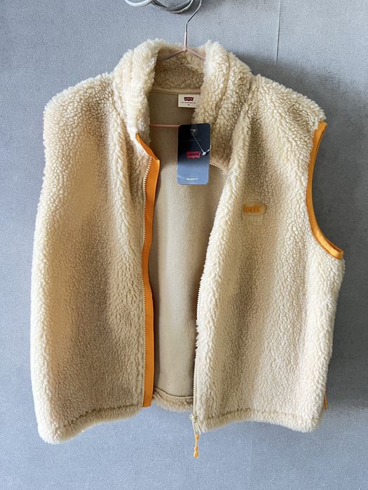 Жилетка Levis нова