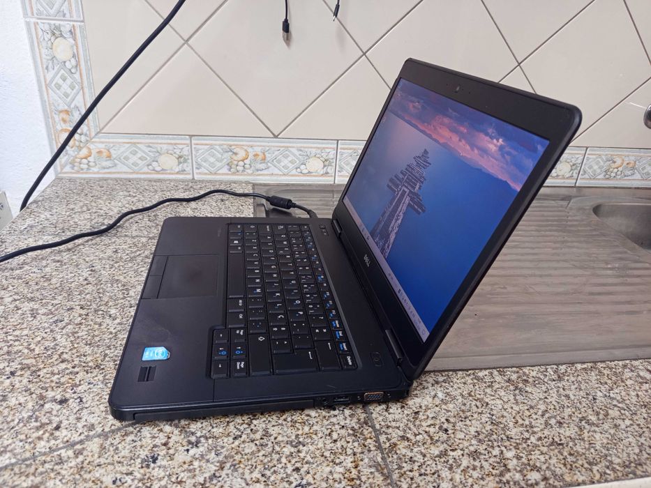 DELL core i5-4300U­­/Ram 8GB / Nvidia 2GB