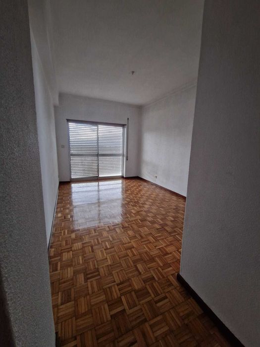 Vende-se Apartamento T2 em Seia