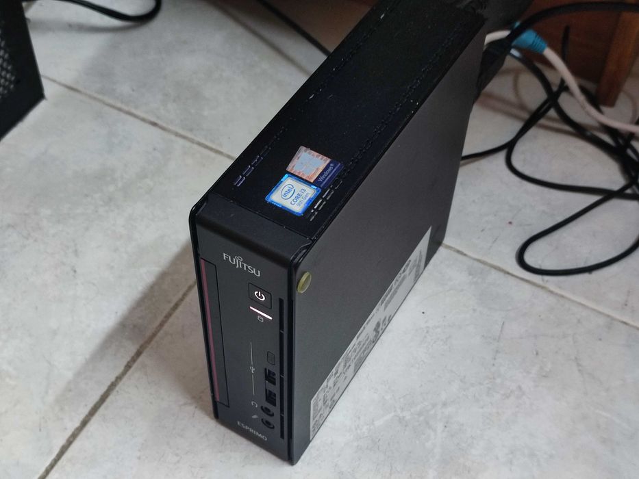 Fujitsu ESPRIMO i3-9100T RAM 8GB SSD 240Gb PC
