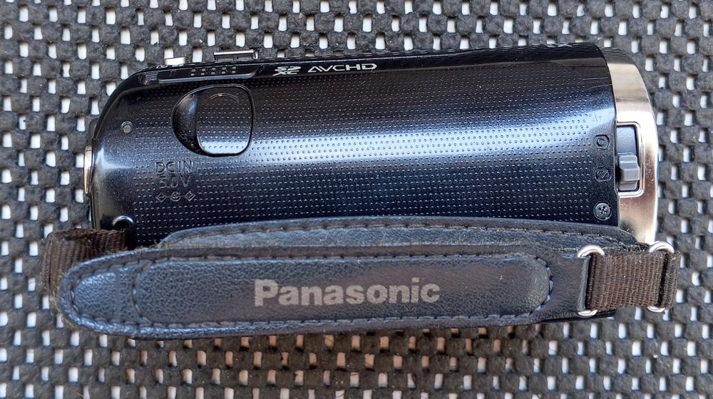 Видеокамера PANASONIC