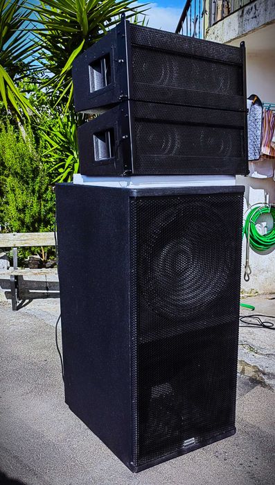 PA completo de 20.000  Watts musicais, 10.000 Watts rms