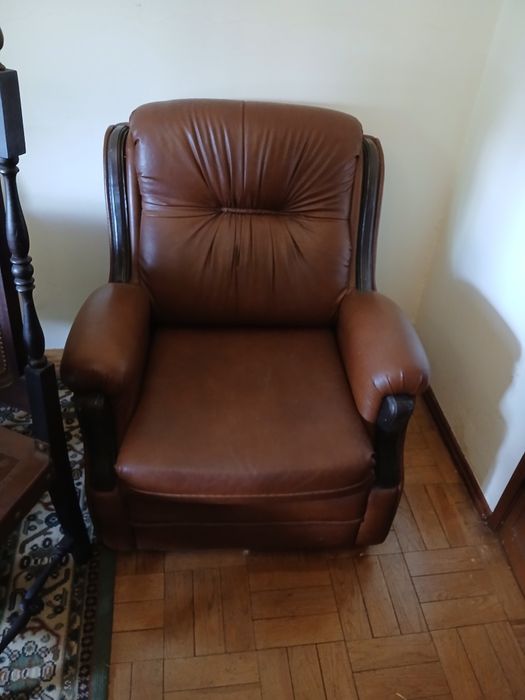 Sofa cama 3 lugares +2 individuais  em napa castanho