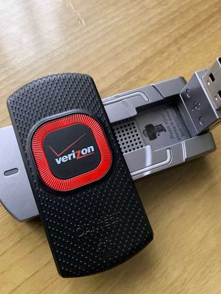 Модем Pantech UML290 з підтримкою LTE, 3G, 4G.