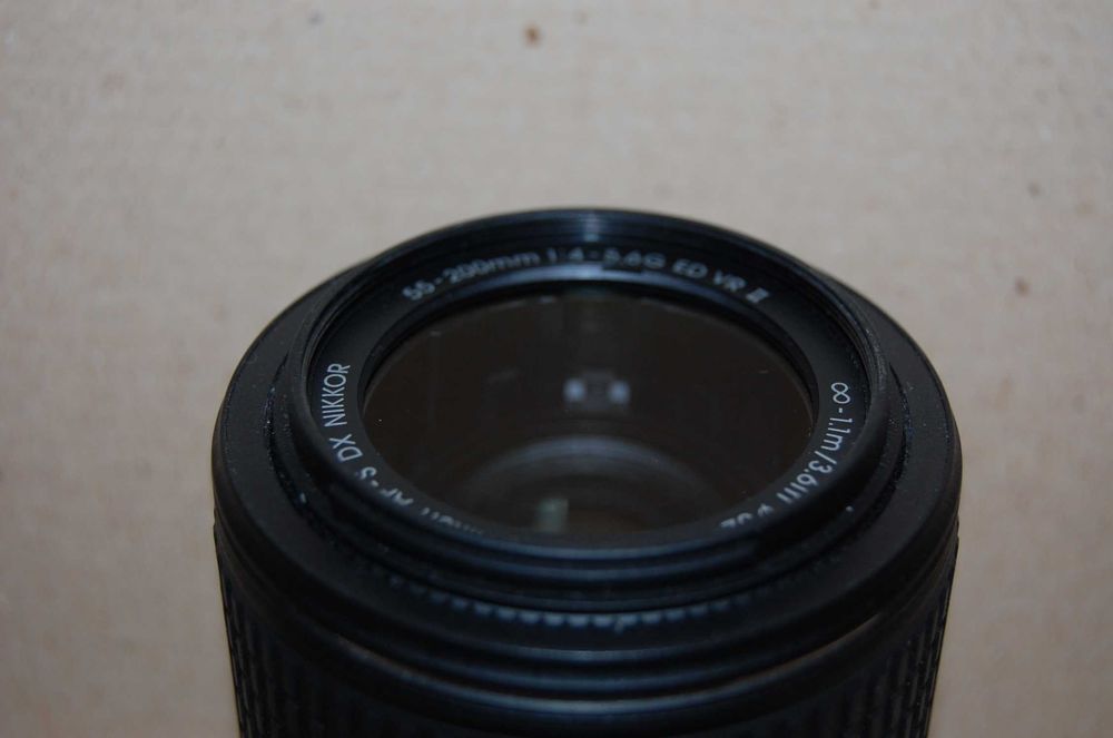 Об'єктив Nikon DX AF-S Nikkor 55-200mm 1:4-5.6GII ED VR II
