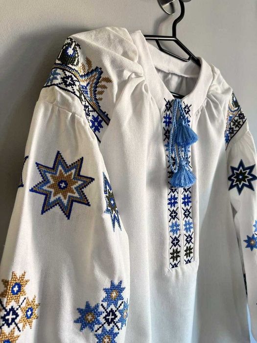 Вишиванка дитяча для дівчинки святкова в садок і школу довгий рукав