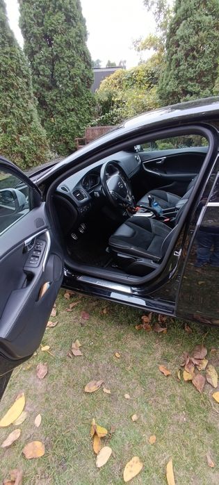 Sprzedam Volvo V40 D3 R design 2019
