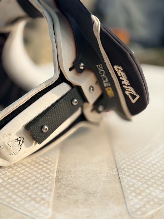 Cervical leatt bicycle dbx