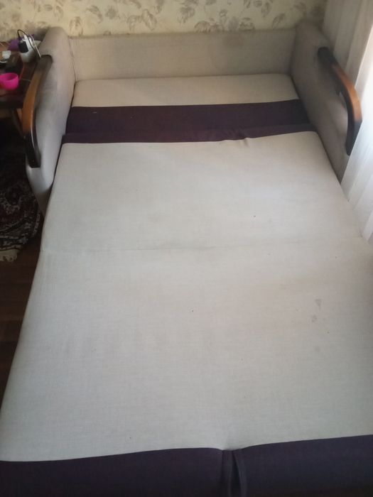 Продам диван в хорошому стані.