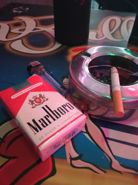 Marlboro papierosy z lat 80tych