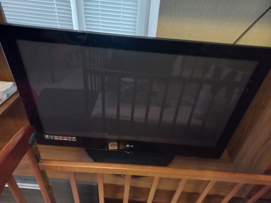 Продам телевизор LG