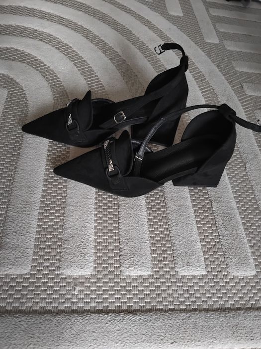 Туфлі на каблучку