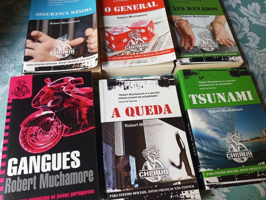 Robert Muchamore (12 livros)
