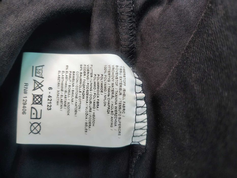 Śliczna czarna sukienka S