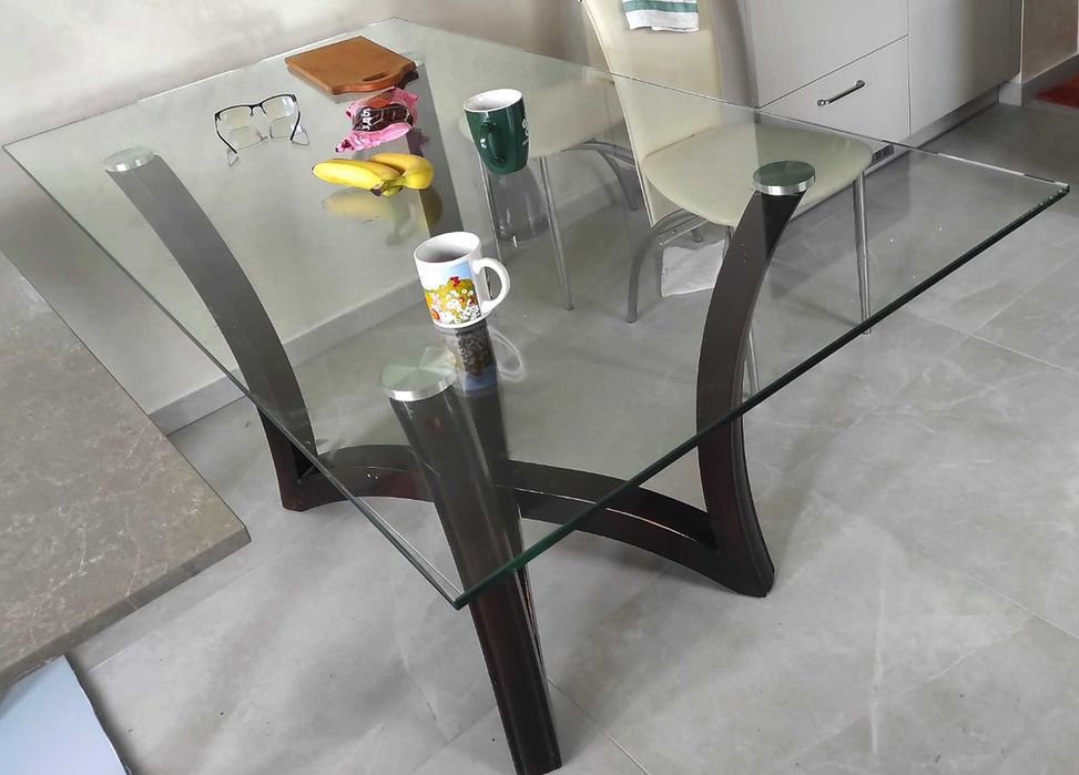 Кухонний стіл, шкло.