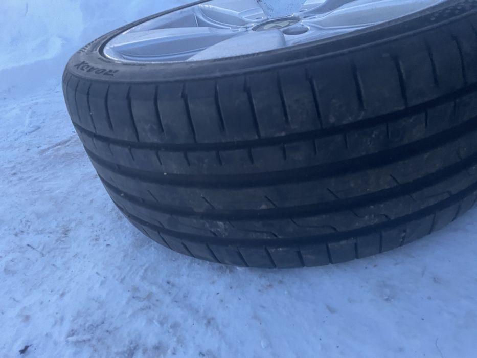 Felgi BMW 18” z oponami – komplet 4 szt.