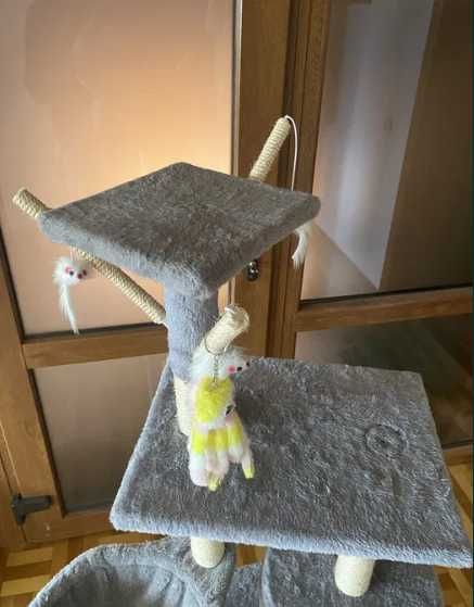 Кігтеточка з ігровим комплексом