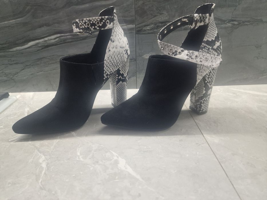 Нарядні туфлі гарної якрсті