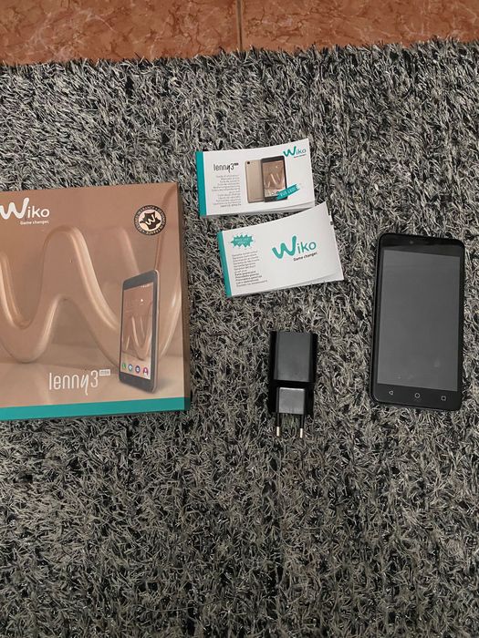 2 telemóveis e um tablet