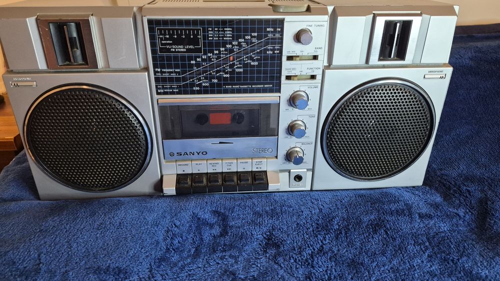 Вінтажна магнітола Sanyo M9815K