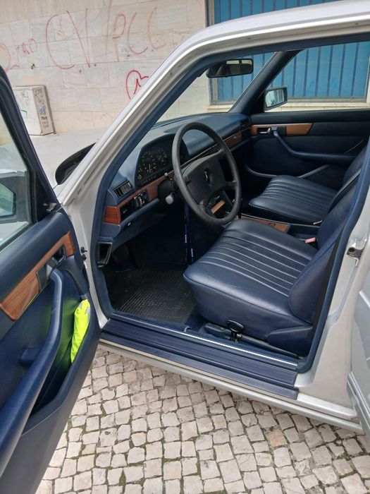 Mercedes SE 300 W126