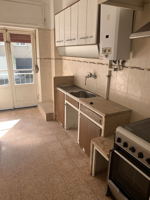 T2 SACAVÉM - BOM INVESTIMENTO