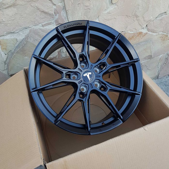Диски НОВІ R18 5x114,3 Tesla Model 3 Toyota Camry RAV4 Lexus IS GS  Honda KIA