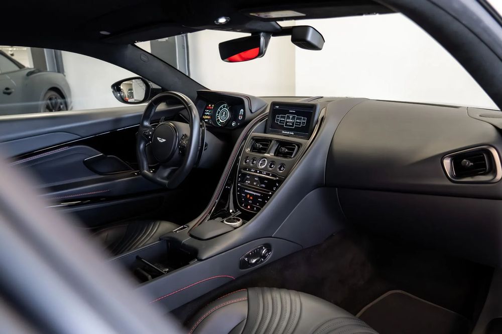 Aston Martin DB11 Coupé V8 Auto
