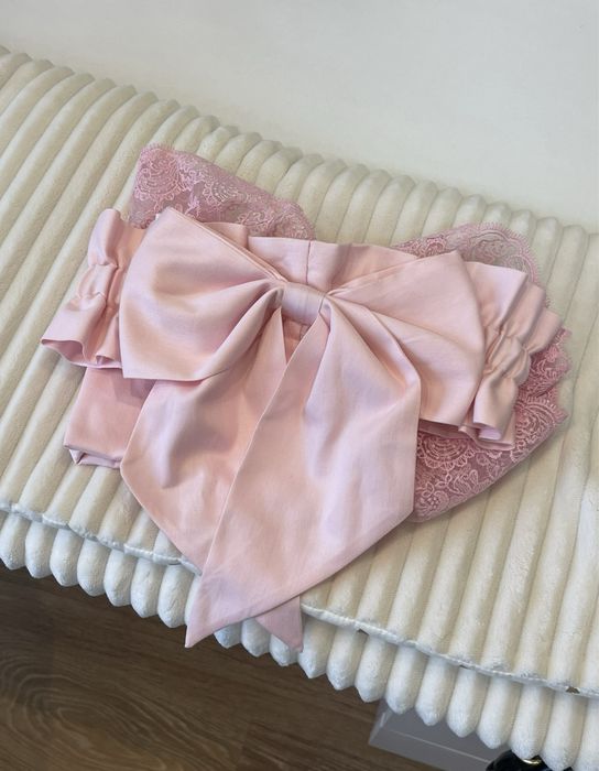 Шикарний бант на виписку з пологового та пелюшка з мереживом