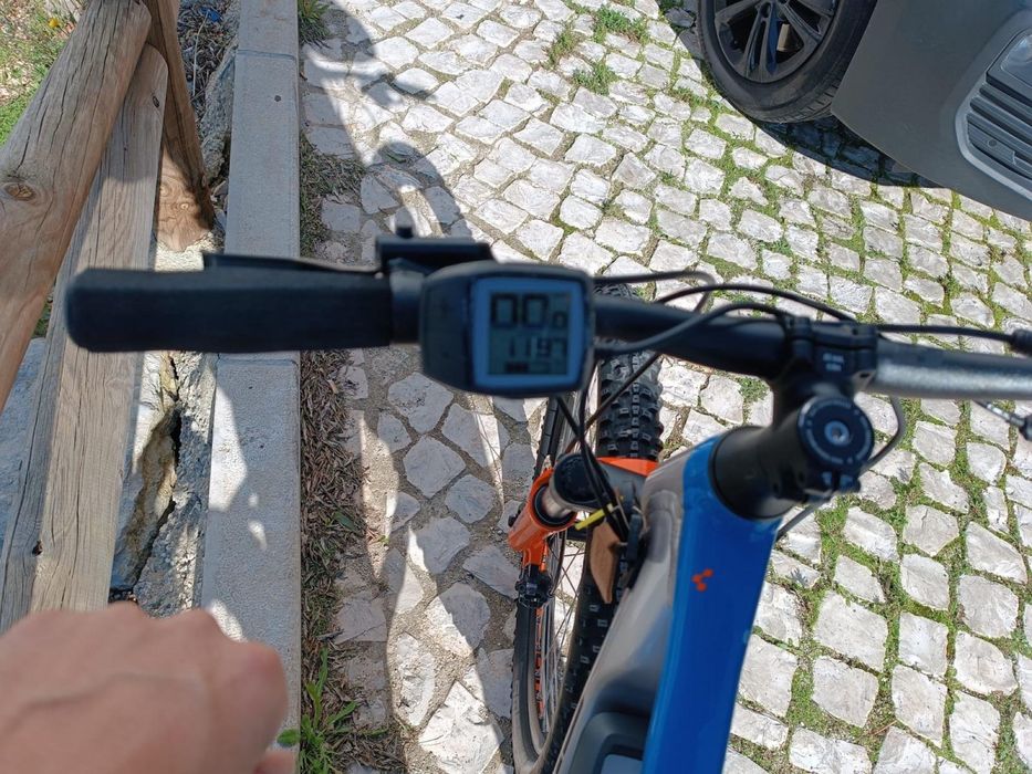 Bicicleta Eletrica CUBE 240 ACID Rookie PRO