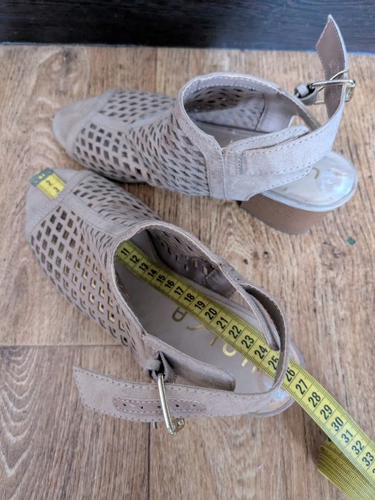 Женские бежевые босоножки 41-41,5 размер