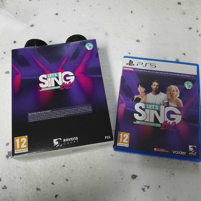 Игра Let's Sing 2023 German Version (PlayStation 5) двумя микрофонами