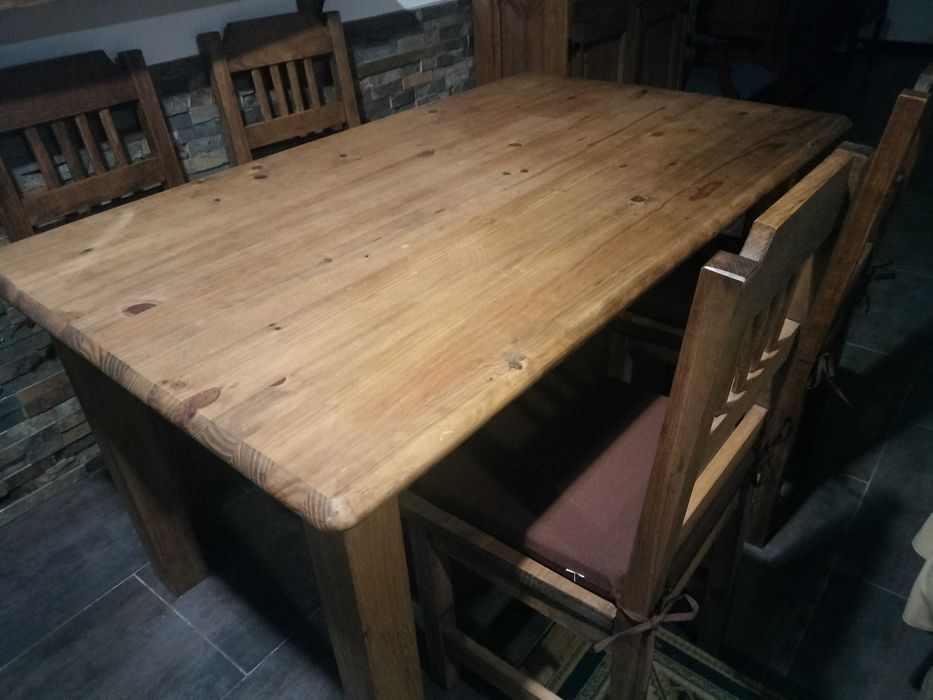 Mesa e 4 cadeiras - Madeira Estilo Rústico