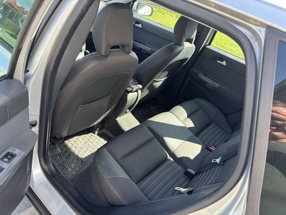Volvo v50 lift  1.8B 2008r
