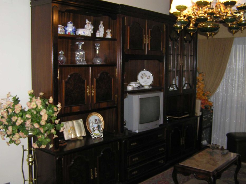 Móvel de Sala em Mogno