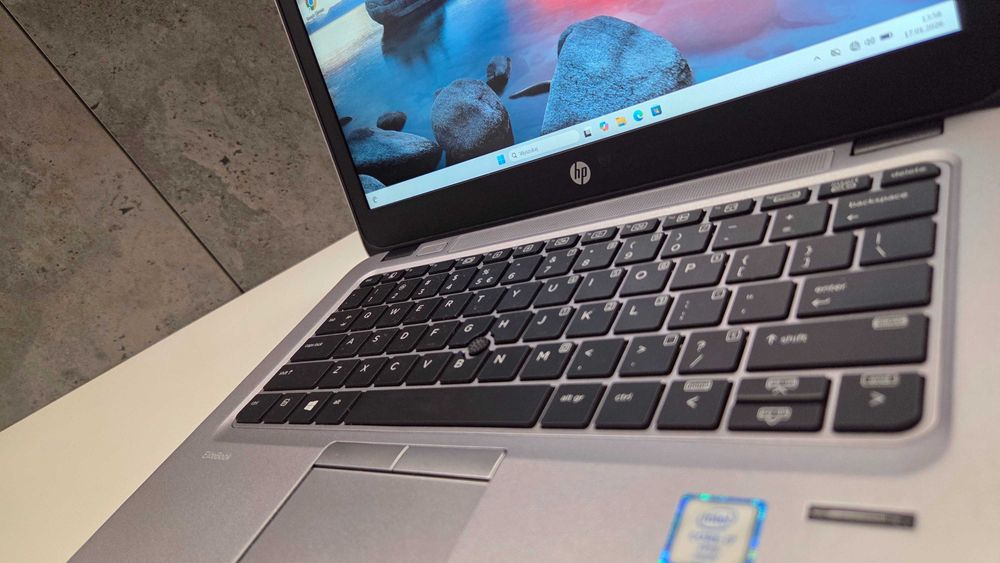 Mały HP EliteBook 820 i7 6600U ram 8GB dysk 256SSD Laptop Win11 FHD
